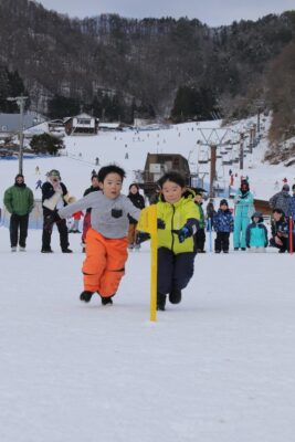 雪上フラッグダッシュ大会