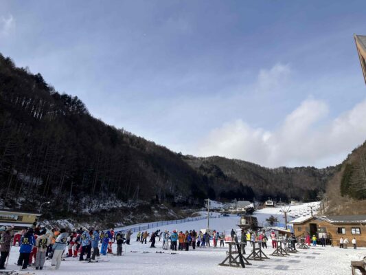 晴れてますが寒いです。